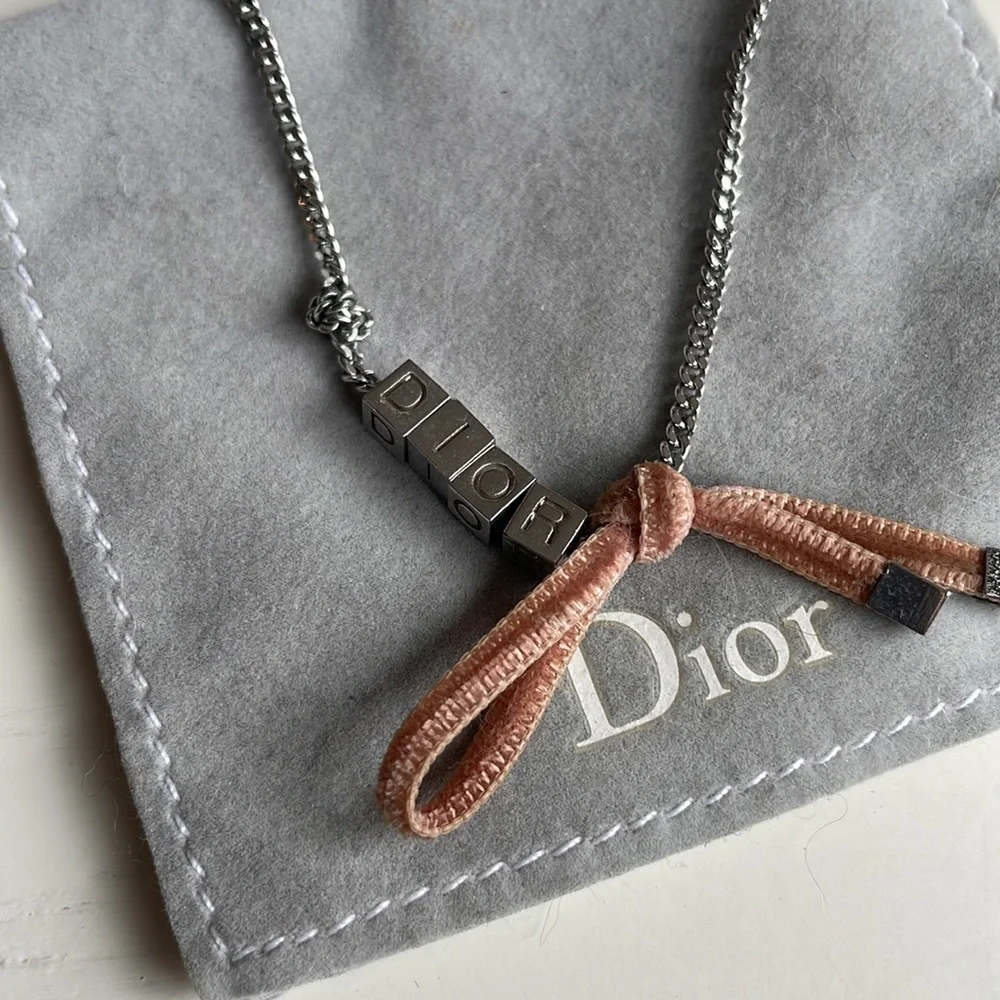 Dior necklace - Picture 2 of 3